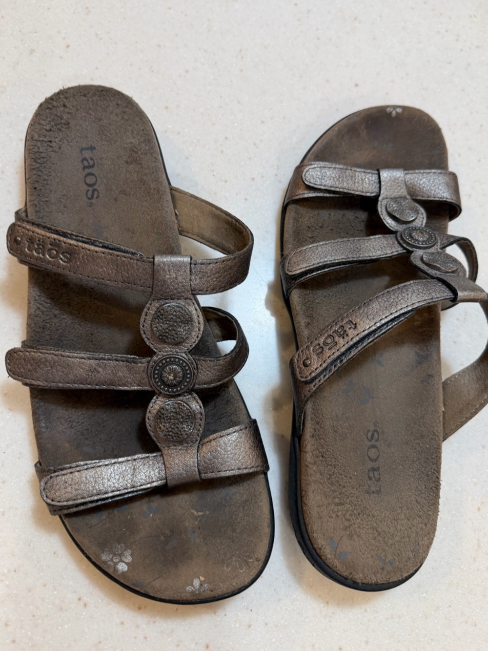 Taos Prize leather sandals size 9 / EU40